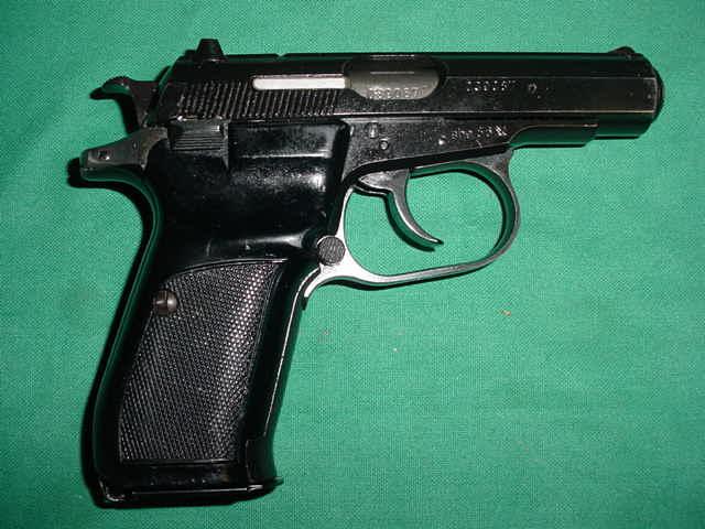 Czech CZ82 9X18 Pistol - Click Image to Close