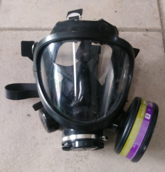 3M 7800S SERIES GAS MASK USED LARGE with 2X Filter 3M 7800S SERIES GAS MASK USED LARGE with 2X Filter