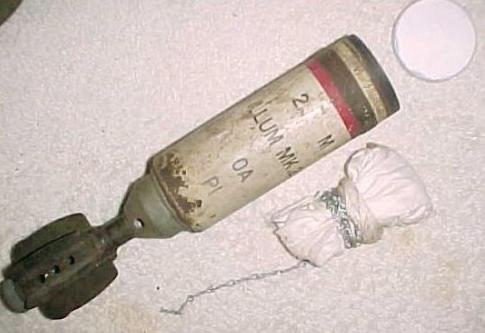 British 2 Inch Illuminating Mortar Bomb 1962 Inert - Click Image to Close