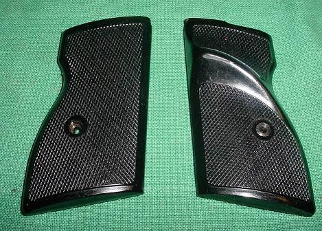 Grip Set, USED Hungarian FEG AP-7, AP MBP .32ACP Pistol - Click Image to Close