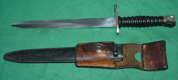 Swiss STG 57 Bayonet & Scabbard KNICKED BLADE